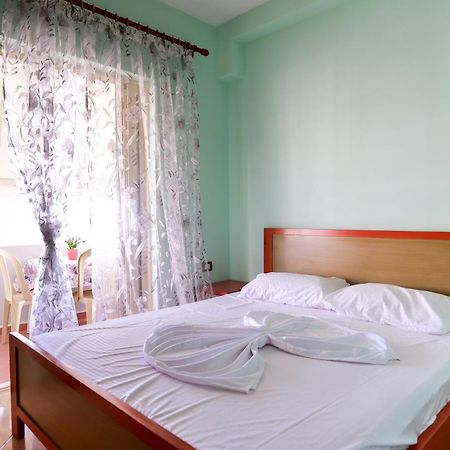 Rei Apartments Sarandë 客房 照片