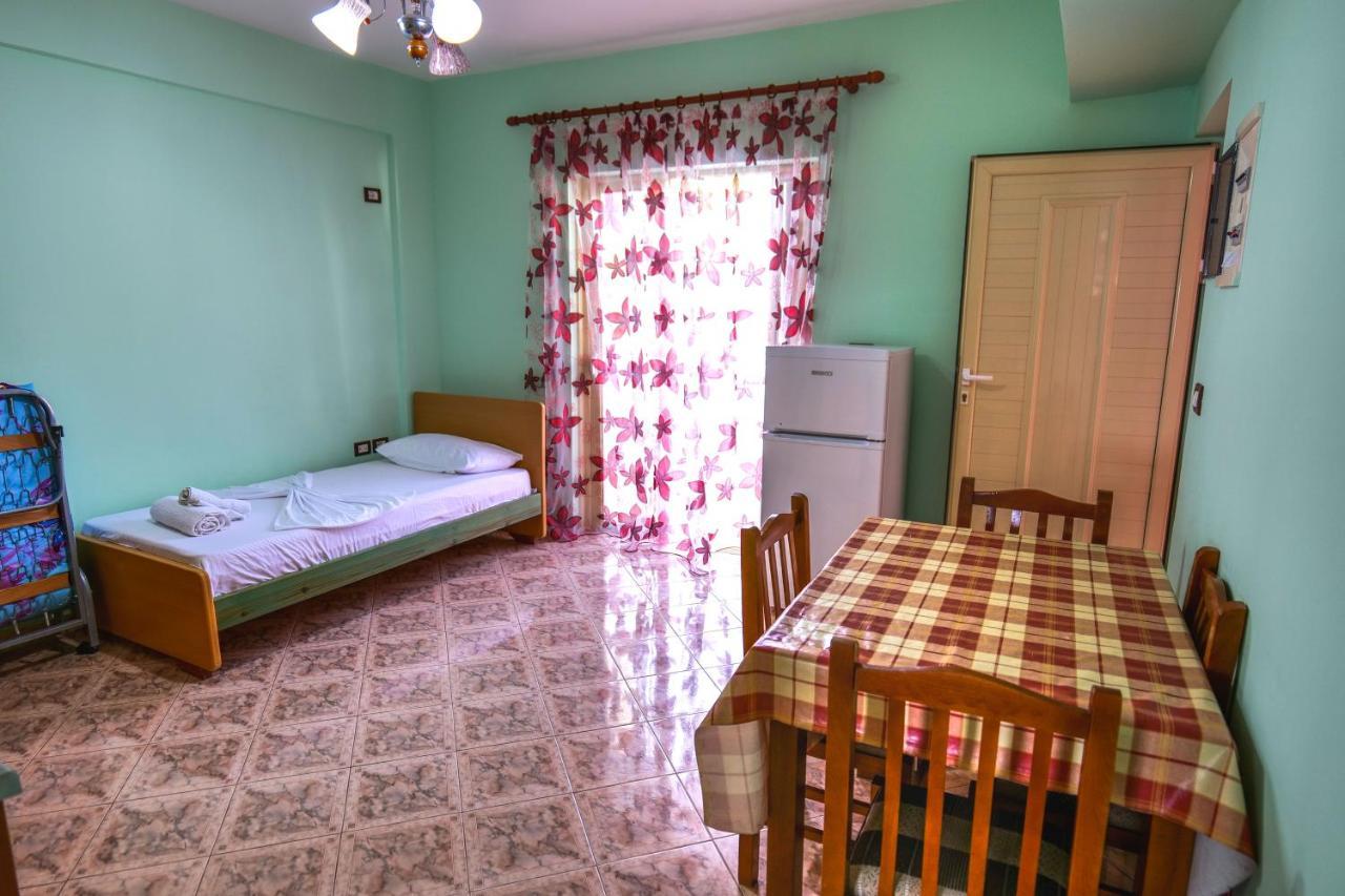 Rei Apartments Sarandë 外观 照片