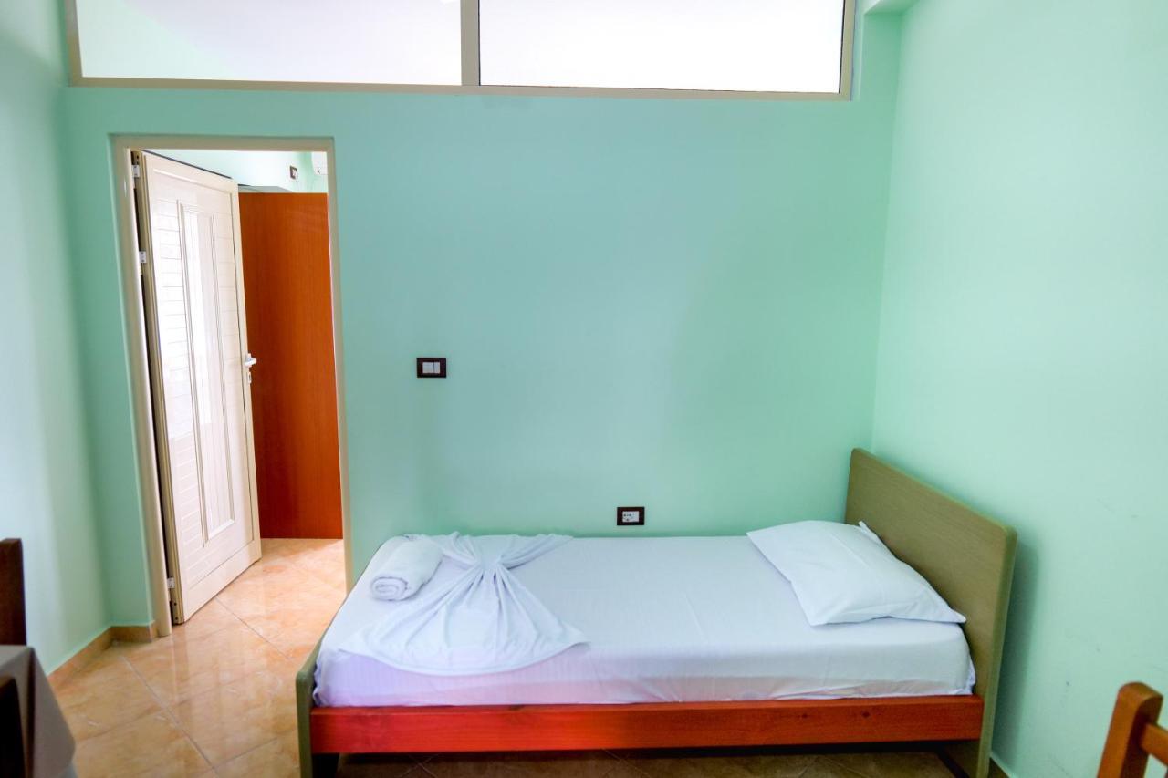 Rei Apartments Sarandë 外观 照片