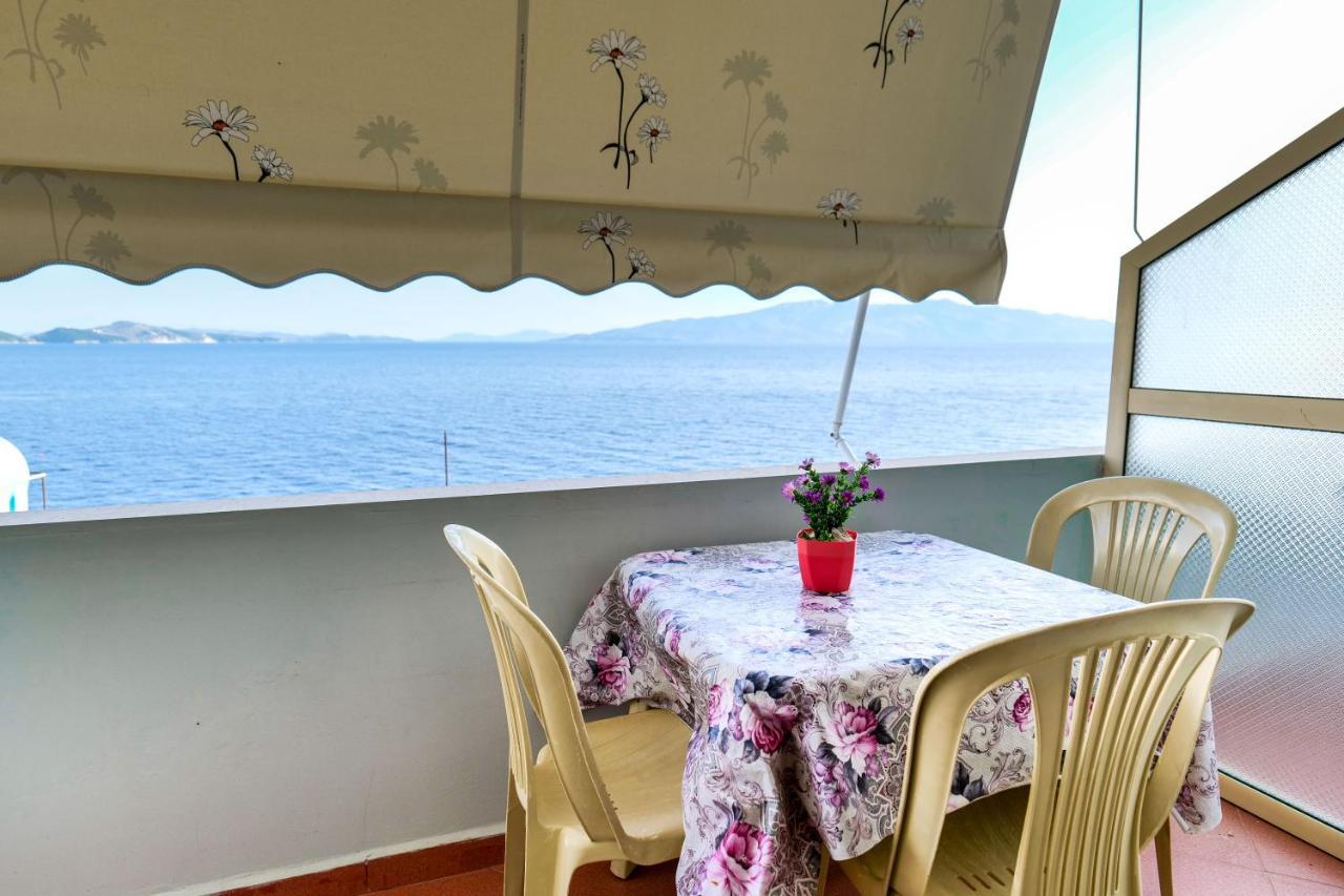 Rei Apartments Sarandë 外观 照片
