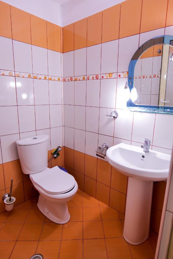 Rei Apartments Sarandë 外观 照片
