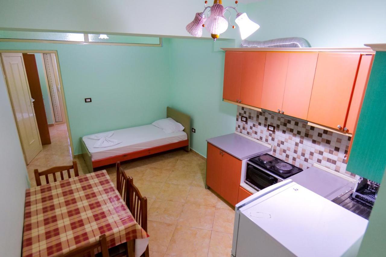 Rei Apartments Sarandë 外观 照片