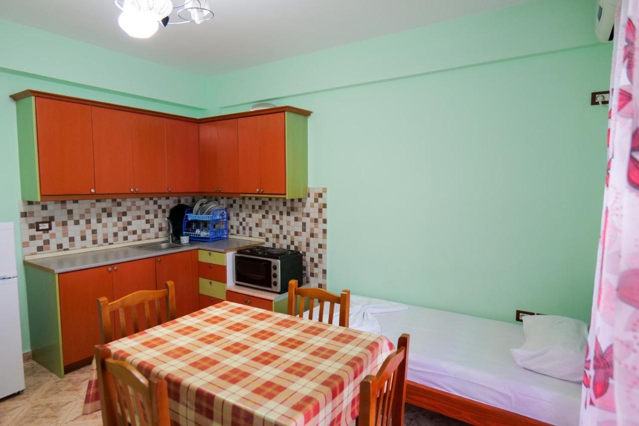 Rei Apartments Sarandë 外观 照片